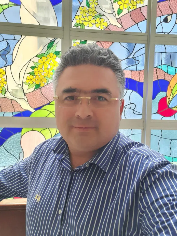 carlos hernandez, coleccionista de monedas, filatelistas en colombia, numismaticos en colombia, notafilicos en colombia